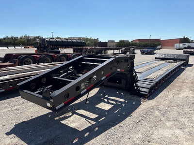 2016 Fontaine Renegade T/A 29 ft Extendable Removable Gooseneck Lowboy Trailer