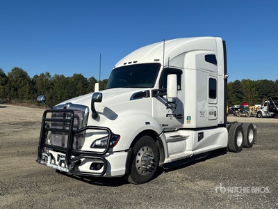 2017 Kenworth T680 6x4 Ciągnik siodłowy T/A z kabiną sypialną