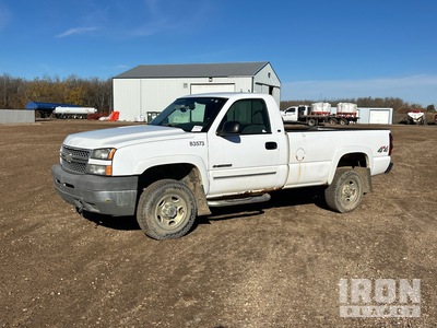 2005 Chevrolet Silverado 2500HD LS 4x4 Pickup