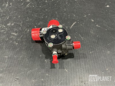 Carlton F241-2300-5 Oxygen Demand Regulator
