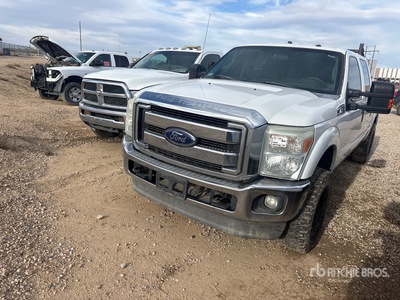 2013 Ford F-250 XLT 4x4 Crew Cab ピックアップ (Inoperable)