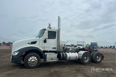 2014 Peterbilt 579 6x4 T/A Day Cab Truck Tractor