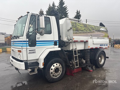 2000 Freightliner FC70 Sweeper Truck