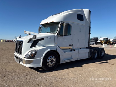 2016 Volvo VNL 6x4 Ciągnik siodłowy T/A z kabiną sypialną