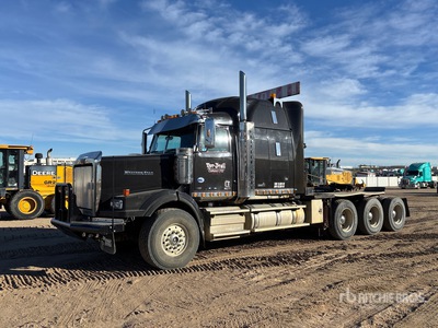 2014 Western Star 4900 8x6 Sleeper Winch Truck