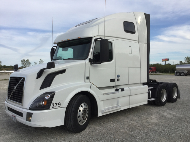 2015 Volvo VNL T/A Sleeper Truck Tractor 2015 Volvo VNL T/A Sleeper Truck Tractor