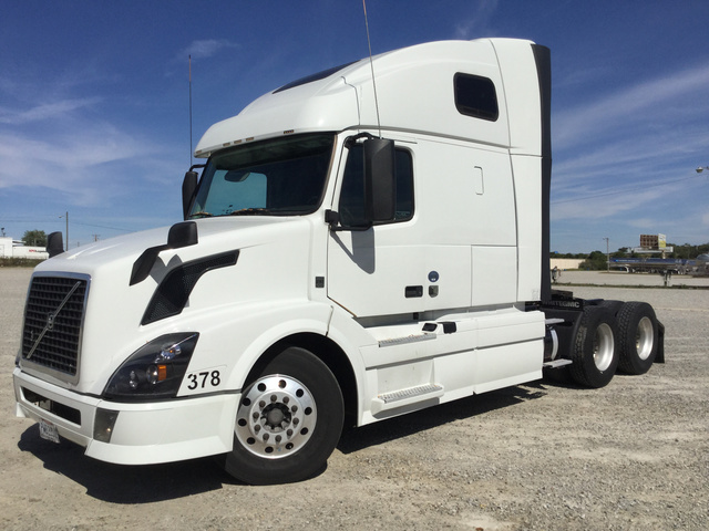 2015 Volvo VNL T/A Sleeper Truck Tractor 2015 Volvo VNL T/A Sleeper Truck Tractor