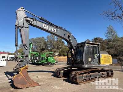 2013 John Deere 210GLC 油圧ショベル