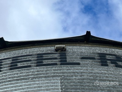 Westeel-Rostco +/- 5200 bu 8 Ring Grain Bin