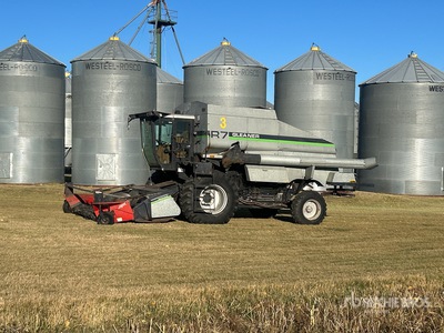 1986 Gleaner R7 Combine Harvester