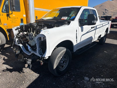 2026 Ford F-250 4x4 Extended Cab ピックアップ (Inoperable)