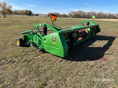 2012 John Deere 615P 15 ft Tête de moissonneuse-batteuse