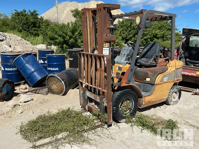 Cat P5000 4x2 Ride-On Forklift