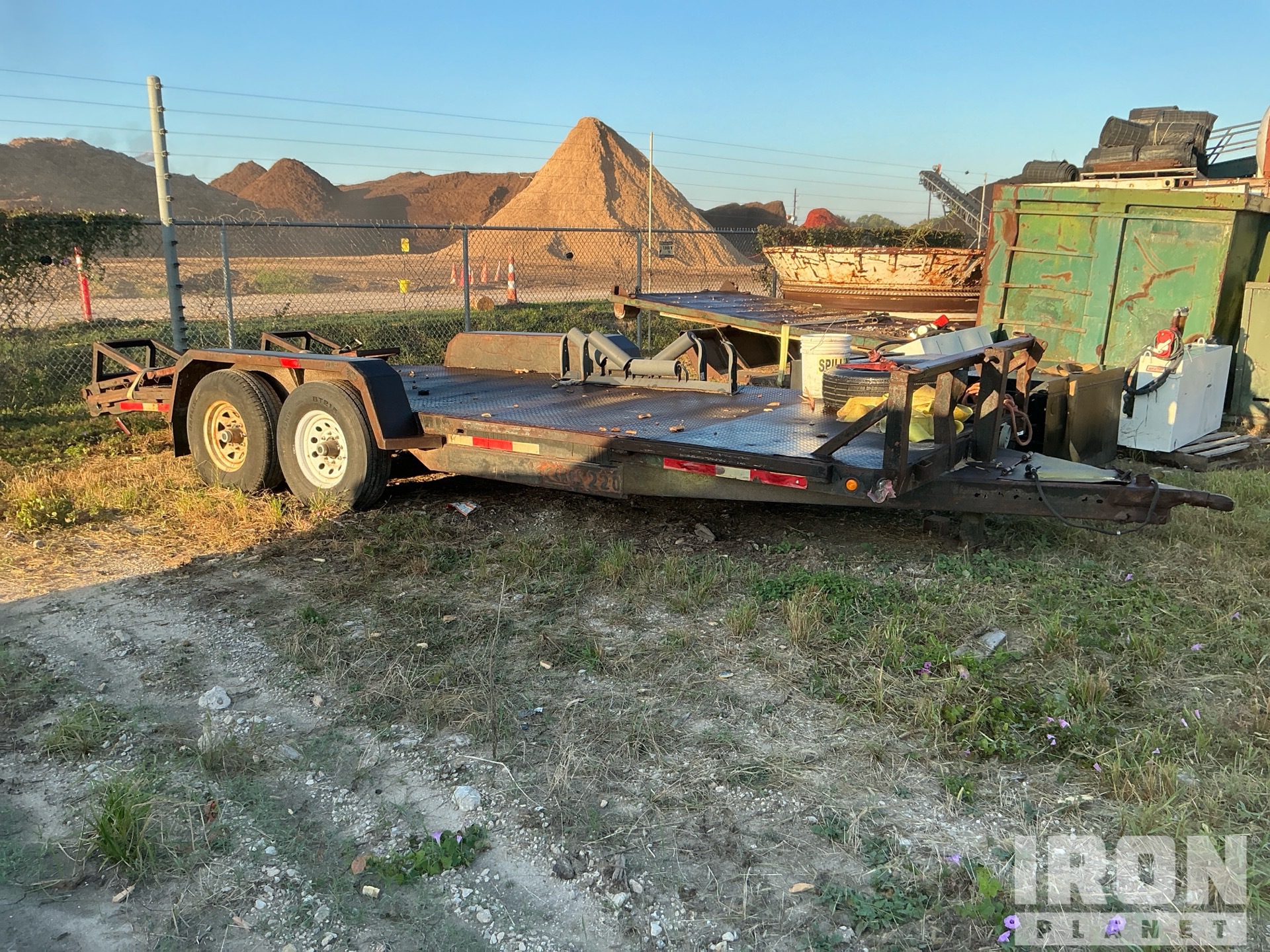 2001 Target 20 X 83 20 ft T/A 20 ft X83 ft Utility Trailer