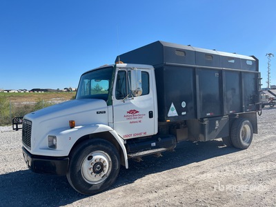 1998 Freightliner FL70 4x2 Ciężarówka z rozdrabniaczem