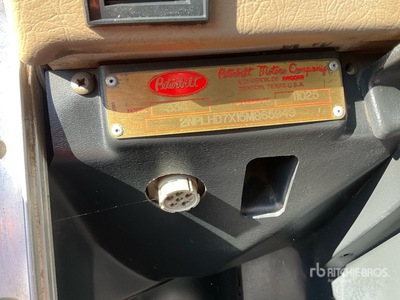 2005 Peterbilt 335 4x2 S/A Dump Truck