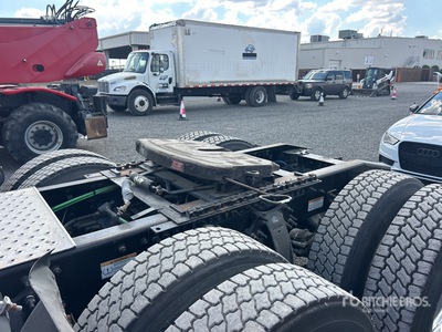 2019 Freightliner Cascadia 116 T/A Dagcabine Trekker