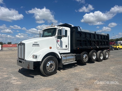 2005 Kenworth T800 10x4 Quad/A Dump Truck