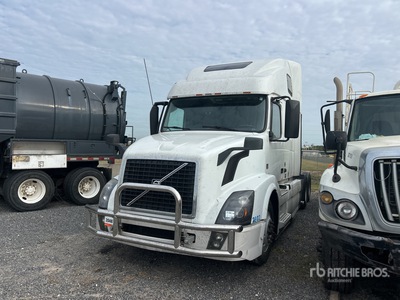 2018 Volvo VNL 6x4 Cabeza Tractora Cabina Dormitorio
