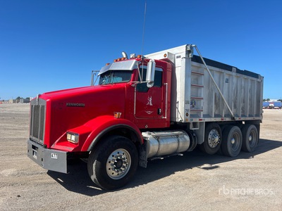 2015 Kenworth T800 8x4 Tri/A Dump Truck