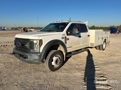 2019 Ford F-550 4x2 Crew Cab Ciężarówka użytkowa
