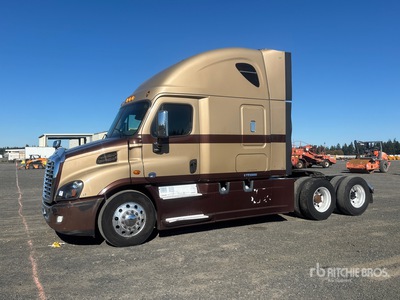 2015 Freightliner Cascadia 113 6x4 Ciągnik siodłowy T/A z kabiną sypialną