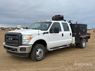 2016 Ford F-350 XL 4x4 Crew Cab Flatbed Truck