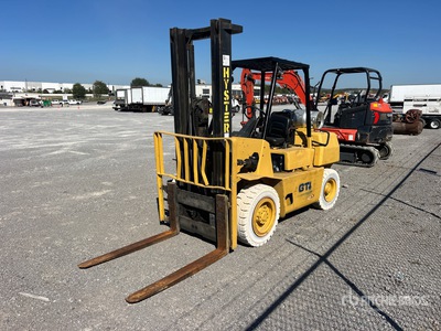 Hyster 8750 lb Forklift
