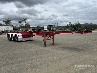 2004 Ophee 12.2 m Tri/A Retractable Container Trailer