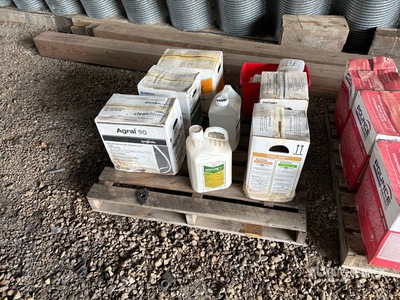 Quantity of Agricultural Herbicides, Fungicides & Crop Protection Chemicals Divers