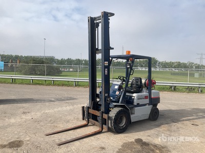 Komatsu FG25T-11E 2500 kg Chariot Élévateur