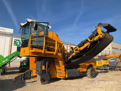 2014 Menart 1032 MTRA Compost Turner