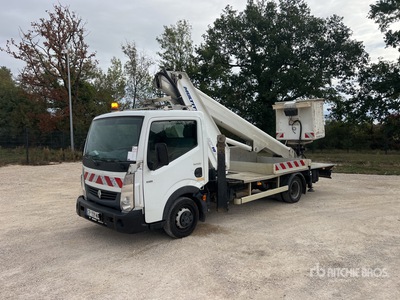 2013 Multitel MT182AZ 18 m on 2013 Renault F241 Camion Nacelle Piattaforma Autocarrata