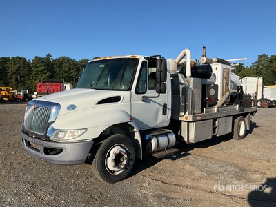 2016 International 4300 Vacuum Excavator Truck