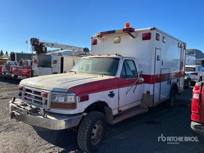 1996 Ford F-350 XLT Super Duty 4x4 Ambulancia (Inoperable)