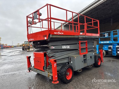 2018 Skyjack SJ9250 4x4 Dual Fuel Scissor Lift