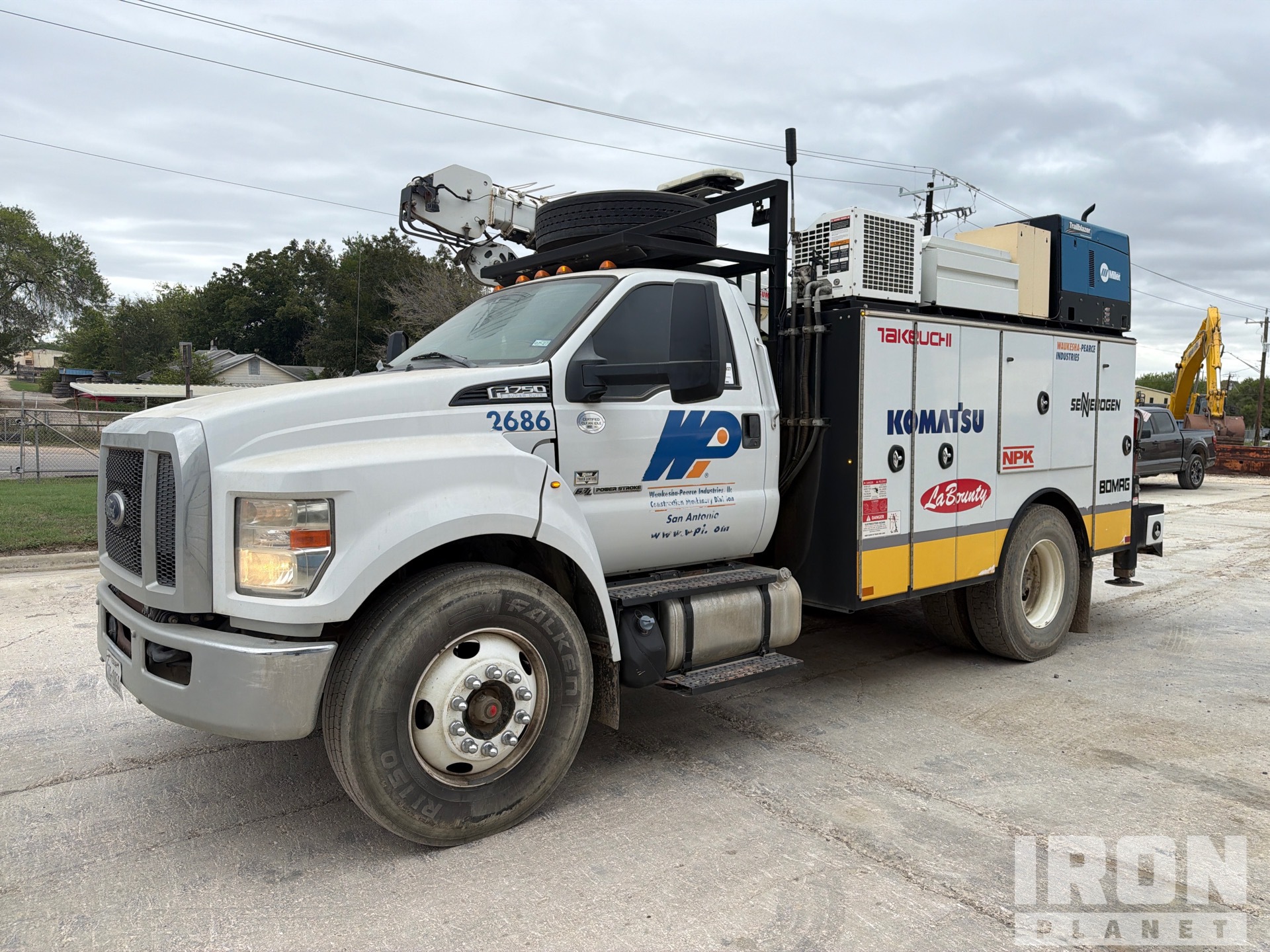 2018 Ford F-750 4x2 Camion de servicios