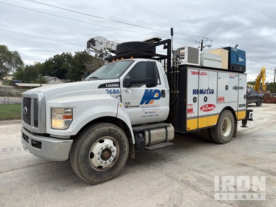 2018 Ford F-750 4x2 Camion de servicios