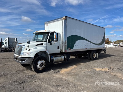2015 International 4300 4x2 Furgonetka