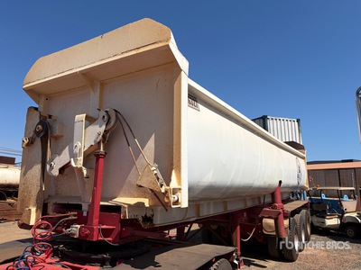 1995 Bomerang Tri/A Side Dump Trailer