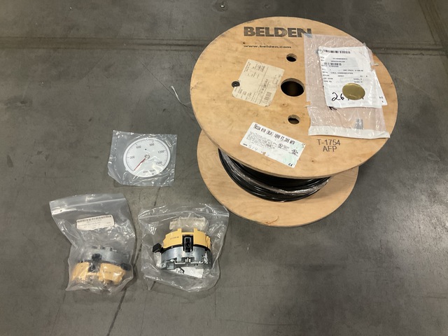 (20) Housing Sections, (1) Roll of Cable, (2) Control Dials & Assorted Items (20) Housing Sections, (1) Roll of Cable, (2) Control Dials & Assorted Items