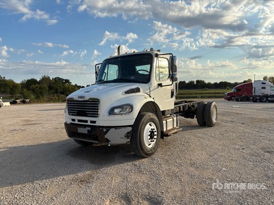 2013 Freightliner M2 106 4x2 Cabine en chassis