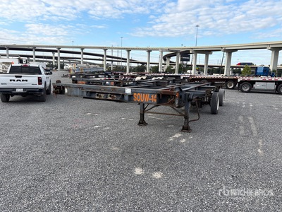 2005 Chief Transportation Product 46 ft Spread Axle T/A Extendable Container Trailer