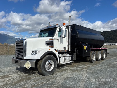 2012 Freightliner Coronado 122 19380 L 8x6 Camion à eau