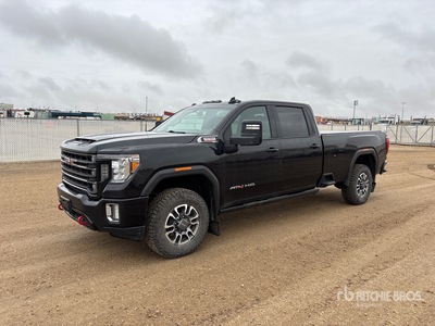 2023 GMC Sierra 3500HD AT4 4x4 Crew Cab Pickup
