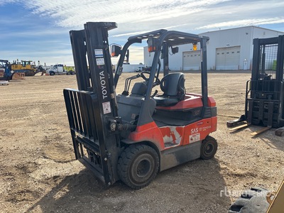 2012 Toyota 7FBH25 5000 lb Chariot Élévateur Électrique (Inoperable)