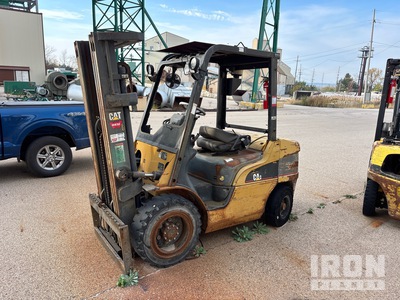 Cat P5500 5050 lb Pneumatic Tire Forklift (Inoperable)