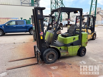 Clark CGP25 4600 lb Pneumatic Tire Forklift (Inoperable)