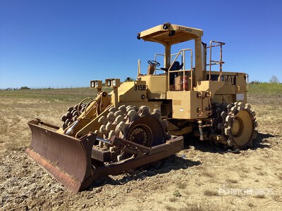 1995 Cat 815B Soil Compactor