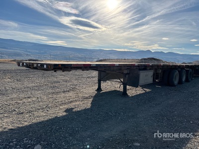 2007 Doepker 32 ft Tri/A Super B-Train Lead Flatbed Trailer
